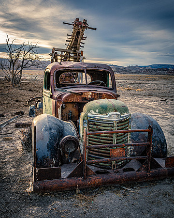 truck with drilling rig