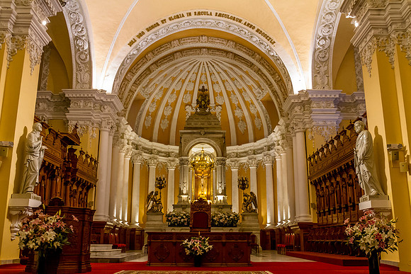 inside the Basilica Arequipa